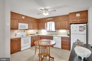 814 S Cedar St, Lititz, PA 17543 - Photo 16