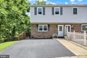 1008 Cloverton Dr, Columbia, PA 17512 - Photo 2
