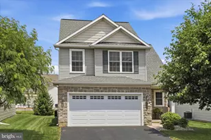 1381 Fieldstone Dr, Mount Joy, PA 17552 - Photo 4