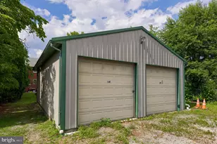 1240 Manor St, Columbia, PA 17512 - Photo 2