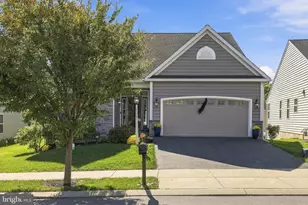 137 Goldenfield Dr, Lancaster, PA 17603 - Photo 1