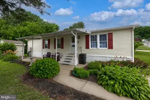 671 Lilac Dr, New Providence, PA 17560 - Photo 2