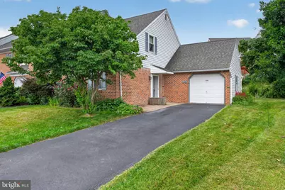136 Rockford Square, Mountville, PA 17554 - Photo 2