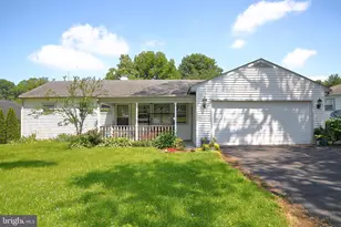 68 Pilgrim Dr, Lancaster, PA 17603 - Photo 1