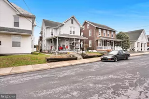 28 S Roberts Ave, New Holland, PA 17557 - Photo 1