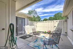 425 Valleybrook Dr, Lancaster, PA 17601 - Photo 2