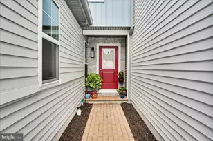 823 Talon Wy, Columbia, PA 17512 - Photo 2