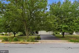 230 Cambridge Ln, Lititz, PA 17543 - Photo 4