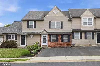 215 Quaking Aspen Lane, Marietta, PA 17547 - Photo 2
