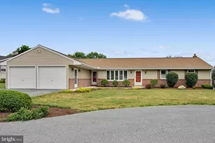 765 Brandt St, Manheim, PA 17545 - Photo 2