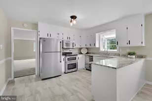 765 Brandt St, Manheim, PA 17545 - Photo 16