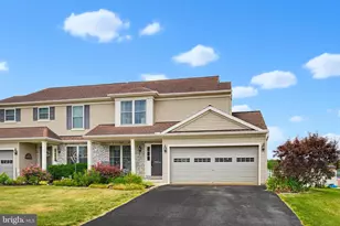 5105 Oak Leaf Dr, Mount Joy, PA 17552 - Photo 1
