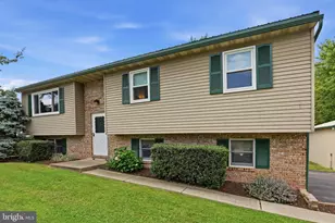 115 Meadowlark Ln, Mohnton, PA 19540 - Photo 2