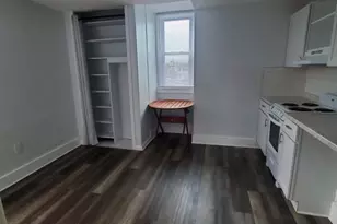 303 Chestnut St, Columbia, PA 17512 - Photo 2