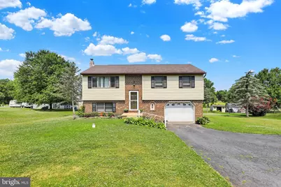 220 Pleasant Valley Road, East Earl, PA 17519 - Photo 2