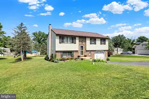 220 Pleasant Valley Rd, East Earl, PA 17519 - Photo 4