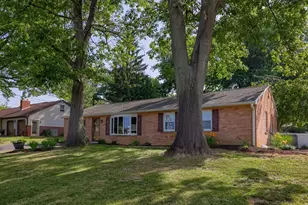 57 Melvin Dr, Leola, PA 17540 - Photo 2