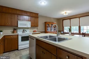 743 Barrholly Dr, Lancaster, PA 17603 - Photo 28