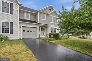 4339 Green Park Dr, Mount Joy, PA 17552 - Photo 2