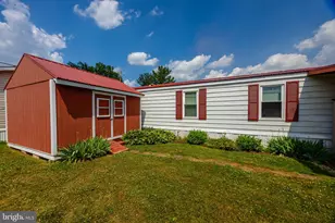 4 Hemlock Acres Ct, Manheim, PA 17545 - Photo 4