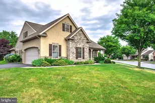 749 Heather Ridge, Manheim, PA 17545 - Photo 2