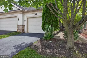 121 Creekgate Ct, Millersville, PA 17551 - Photo 2