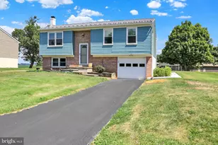 1061 Stellar Dr, Mount Joy, PA 17552 - Photo 2