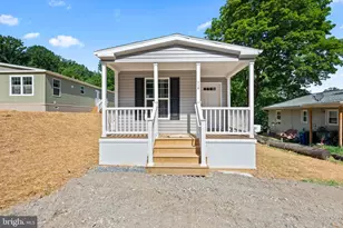 716 Hillside Dr, Gap, PA 17527 - Photo 1