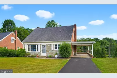 1316 Meadowcreek Lane, Lancaster, PA 17603 - Photo 1