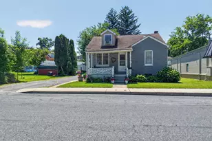 216 W Fulton St, Ephrata, PA 17522 - Photo 4
