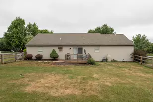 255 Elsie Ln, Denver, PA 17517 - Photo 4