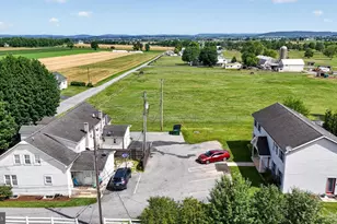 15 Stoltzfus Ln, Leola, PA 17540 - Photo 1