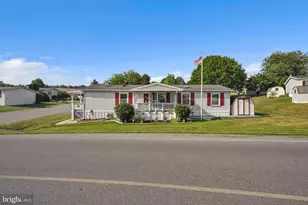 200 Finch Ct, Lancaster, PA 17603 - Photo 1