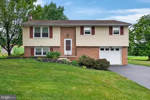 139 Brian Dr, Ephrata, PA 17522 - Photo 1