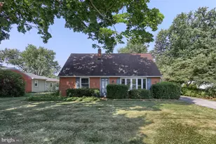6370 Sundra Dr, East Petersburg, PA 17520 - Photo 1