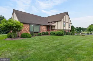 56 N Whisper Ln, New Holland, PA 17557 - Photo 2