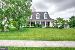 27 N Whisper Ln, New Holland, PA 17557 - Photo 2