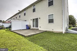 631 Sunflower St, New Holland, PA 17557 - Photo 6