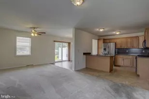 631 Sunflower St, New Holland, PA 17557 - Photo 16