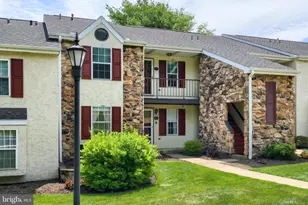143 Oak Knoll Cir, Millersville, PA 17551 - Photo 2