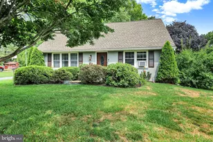 6351 Jackson Dr, East Petersburg, PA 17520 - Photo 2
