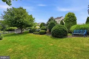 121 Meadowview Dr, Gap, PA 17527 - Photo 30
