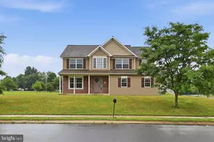 125 Woodmeadow Dr, Denver, PA 17517 - Photo 1