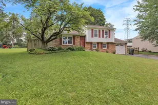 105 Autumn Dr, Lititz, PA 17543 - Photo 4