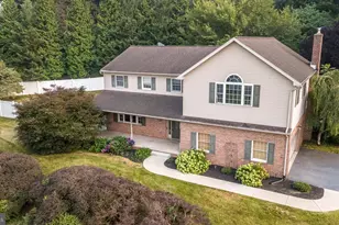 1328 Edgewood Dr, East Earl, PA 17519 - Photo 4