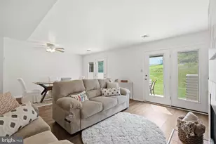 144 Pinnacle Point Dr, Lancaster, PA 17601 - Photo 2