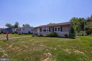 2742 Chapel Rd, Lancaster, PA 17603 - Photo 2