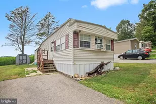 24 Ashton Dr, New Providence, PA 17560 - Photo 1