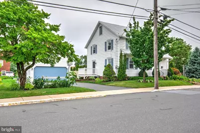 15 N Custer Avenue, New Holland, PA 17557 - Photo 2