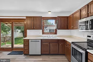 272 Riverview Dr, Ephrata, PA 17522 - Photo 8